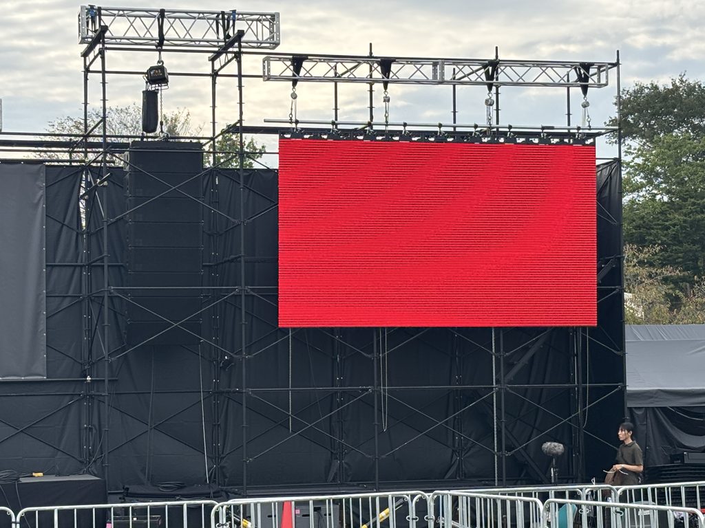 スピーカーとLEDビジョン